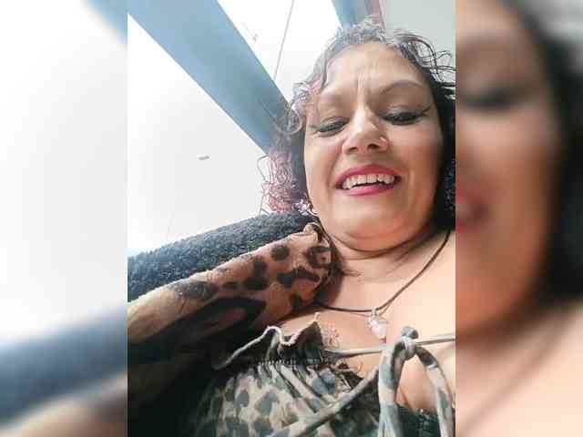 AlexaBrown12 webcam