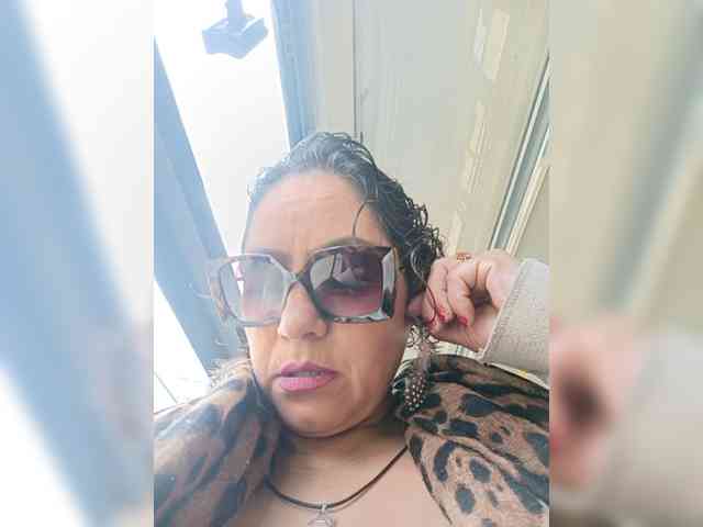 AlexaBrown12 webcam