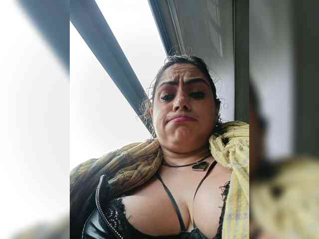AlexaBrown12 webcam