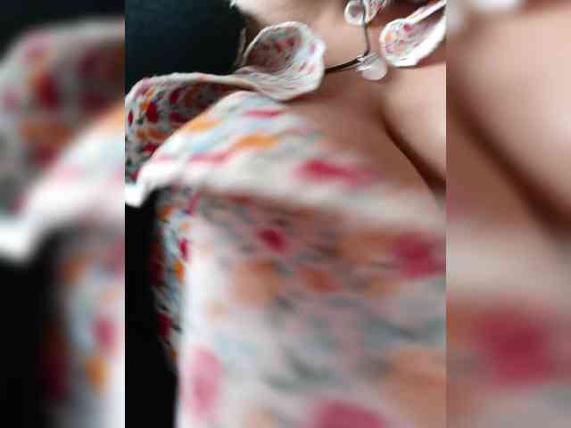 AlexaBrown12 webcam