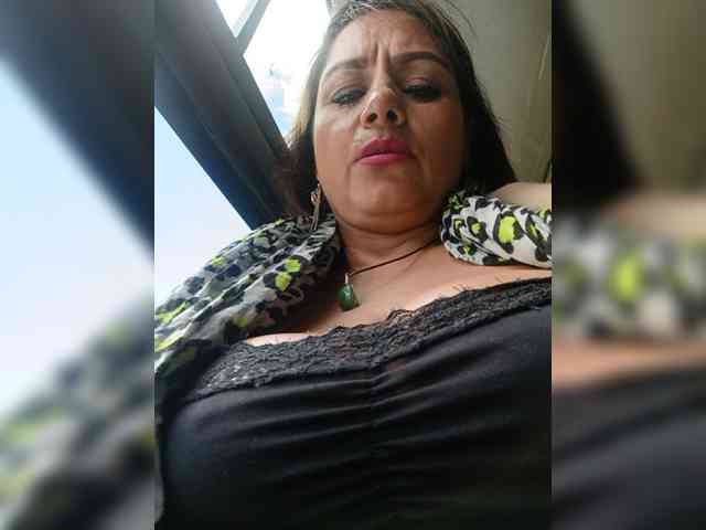AlexaBrown12 webcam