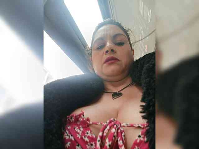 AlexaBrown12 webcam