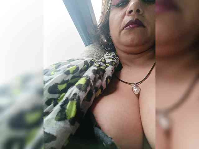 AlexaBrown12 webcam