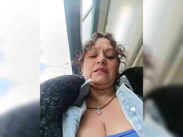AlexaBrown12 webcam
