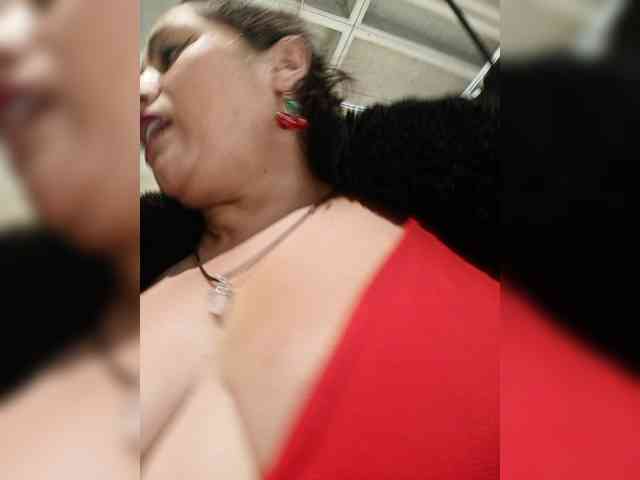AlexaBrown12 webcam