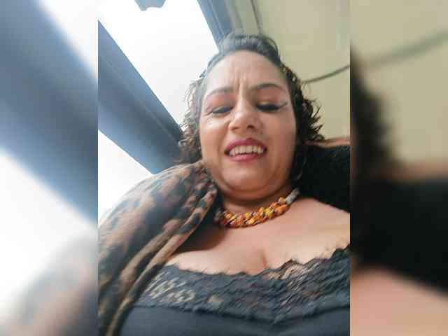 AlexaBrown12 webcam
