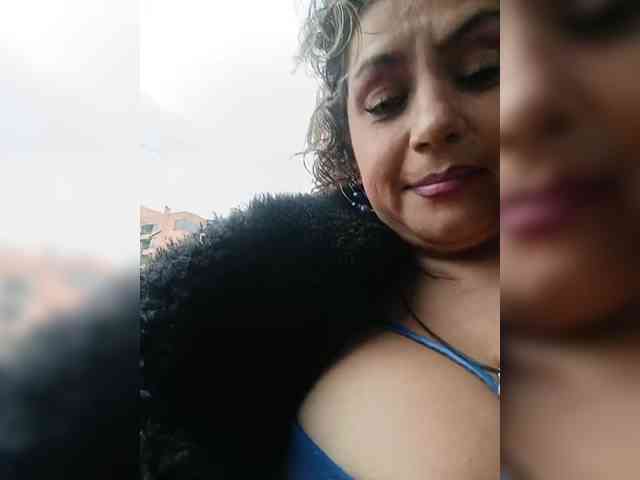 AlexaBrown12 webcam