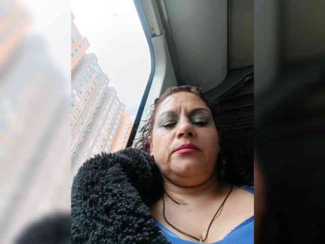 AlexaBrown12 webcam