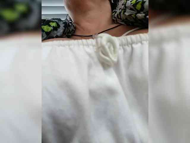 AlexaBrown12 webcam