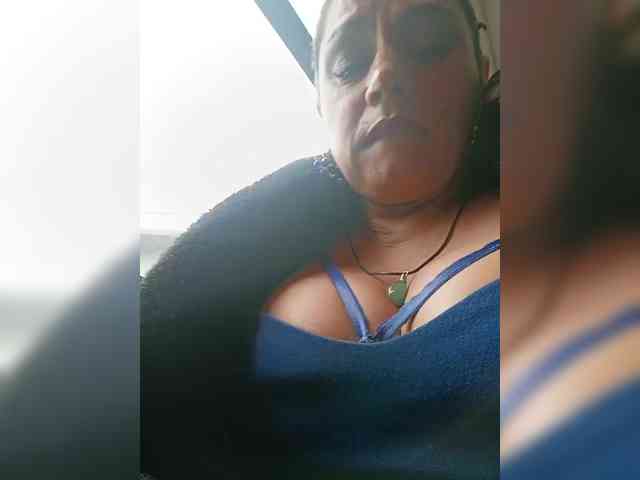 AlexaBrown12 webcam
