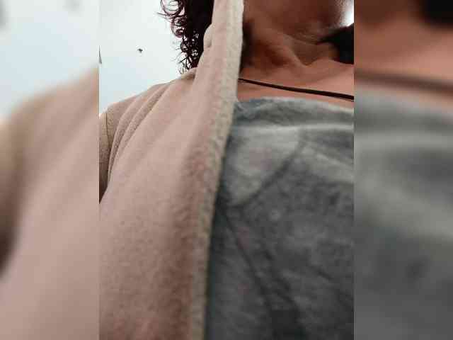 AlexaBrown12 webcam