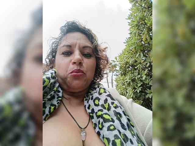 AlexaBrown12 webcam