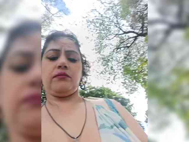AlexaBrown12 webcam