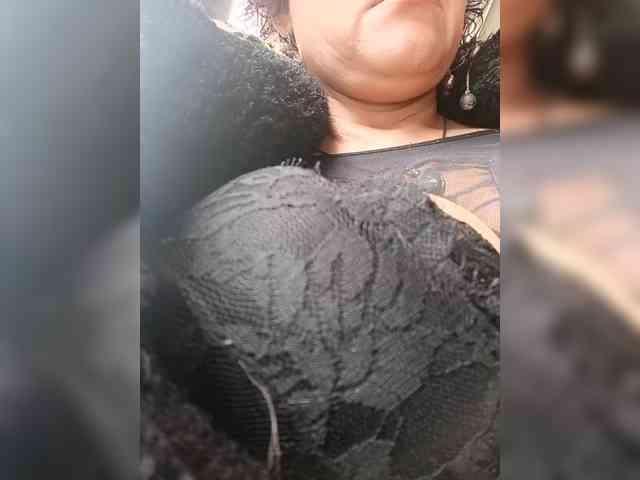 AlexaBrown12 webcam
