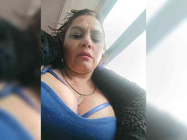 AlexaBrown12 webcam