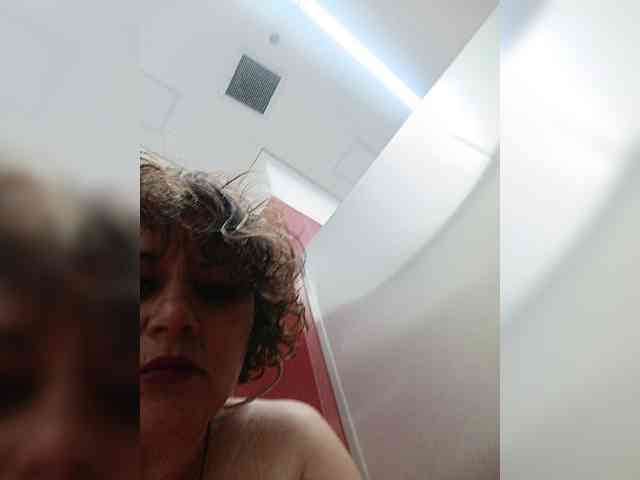 AlexaBrown12 webcam