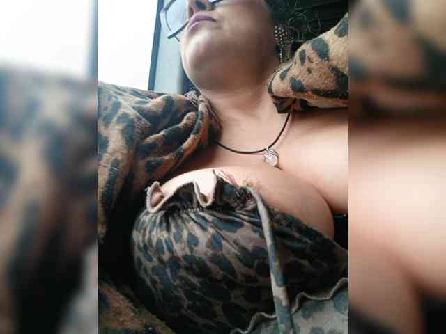 AlexaBrown12 webcam