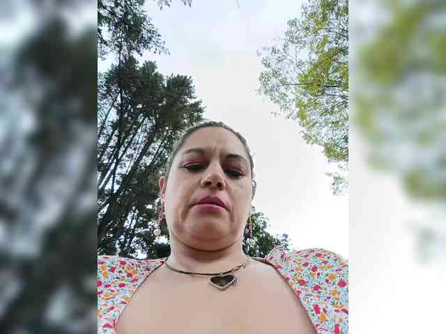 AlexaBrown12 webcam
