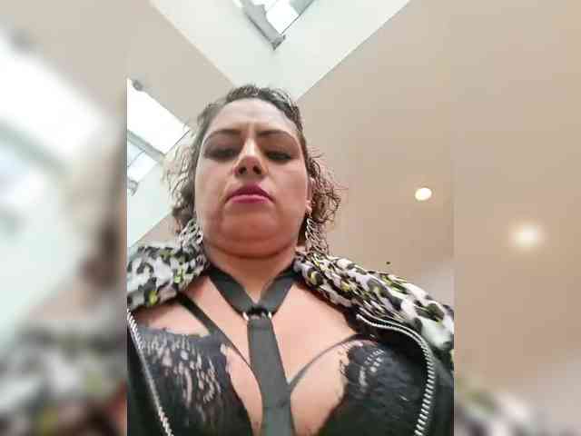 AlexaBrown12 webcam