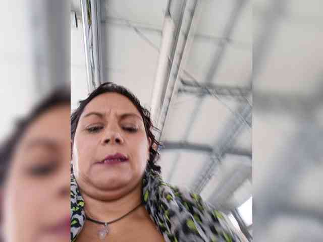 AlexaBrown12 webcam
