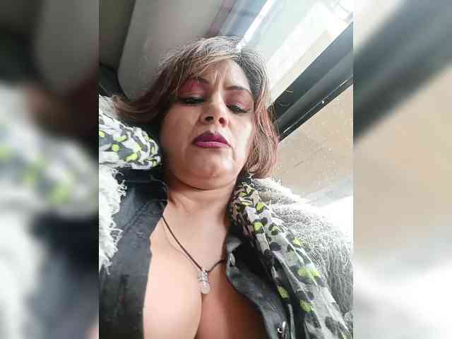 AlexaBrown12 webcam