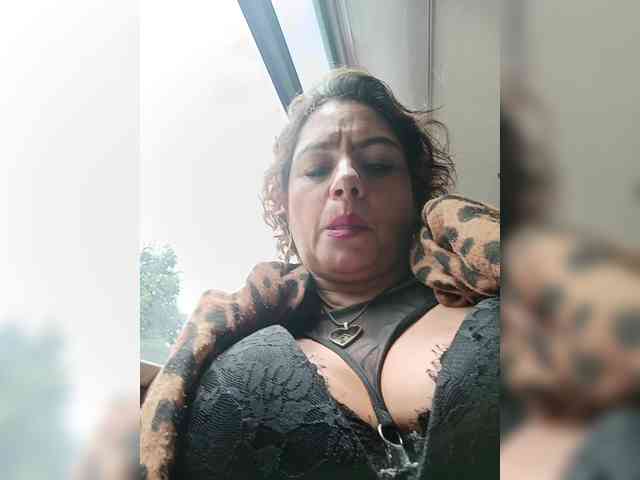 AlexaBrown12 webcam