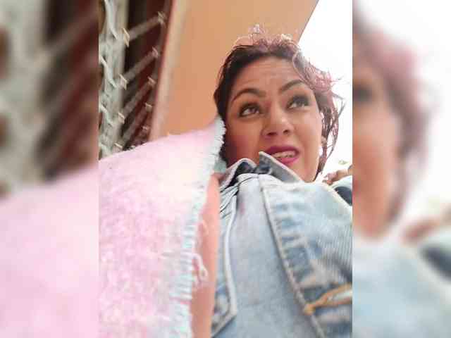 AlexaBrown12 webcam