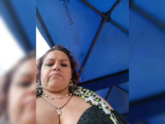 AlexaBrown12 webcam