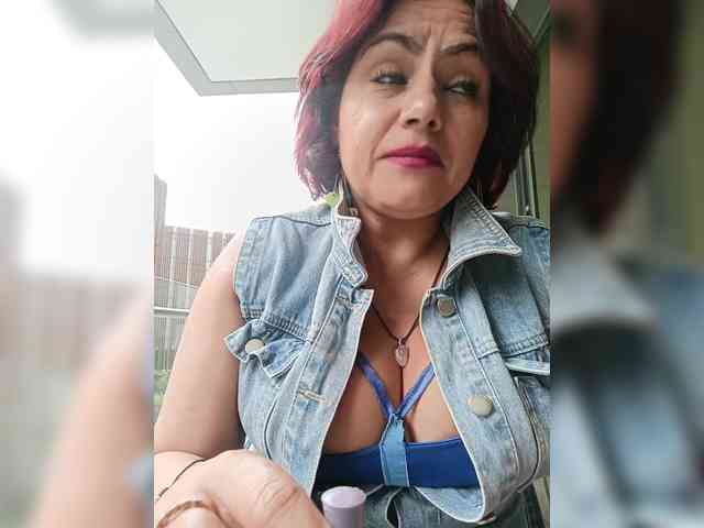 AlexaBrown12 webcam