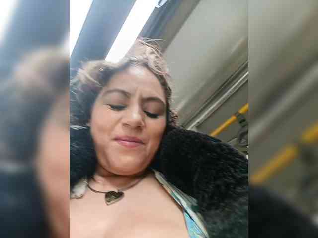 AlexaBrown12 webcam
