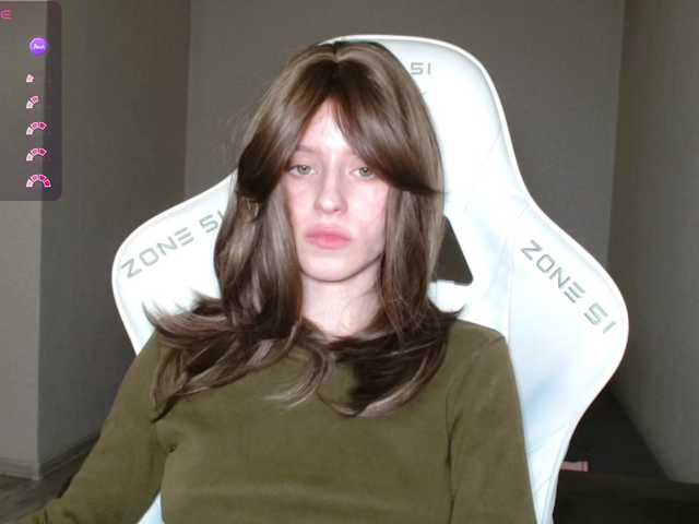 le modèle Helga_Pataki est en webcam porno dans un show sur le site bongacams, il possède les tags suivants: White/Caucasian,Brunette,Hairy