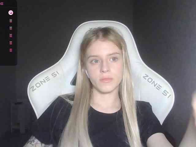 Helga_Pataki webcam