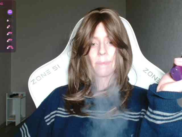 Helga_Pataki webcam