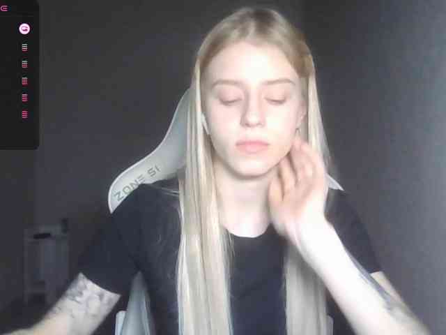 Helga_Pataki webcam