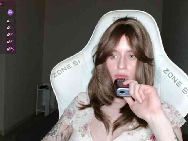 Helga_Pataki webcam