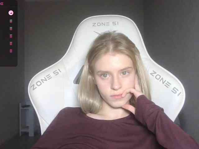 Helga_Pataki webcam