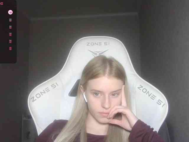 Helga_Pataki webcam