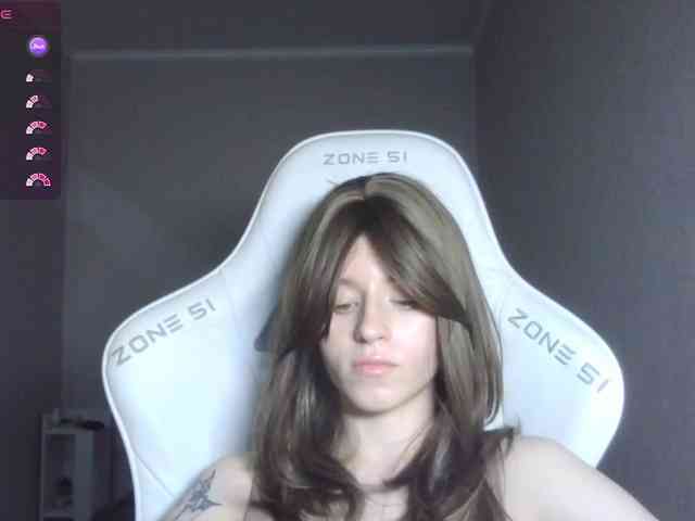 Helga_Pataki webcam