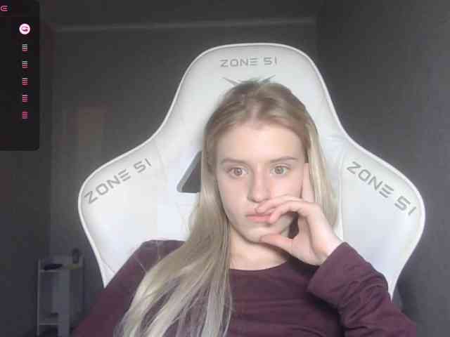 Helga_Pataki webcam
