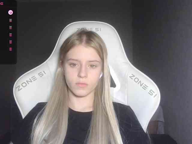 Helga_Pataki webcam