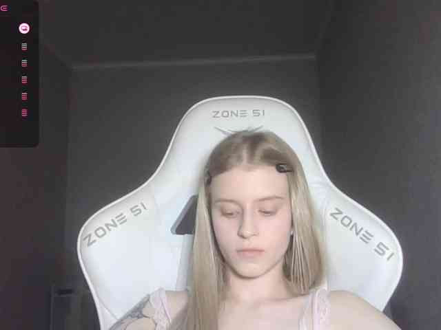 Helga_Pataki webcam