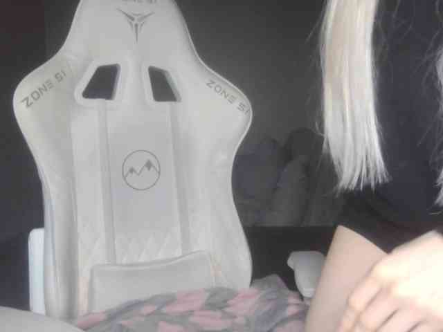 Helga_Pataki webcam