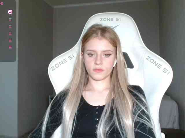 Helga_Pataki webcam