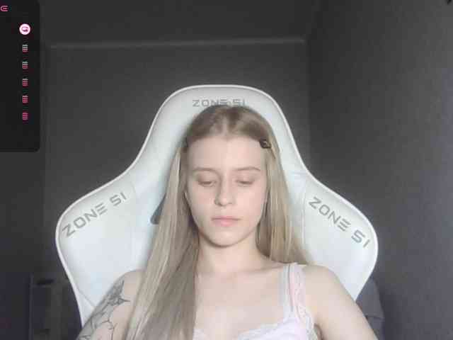 Helga_Pataki webcam