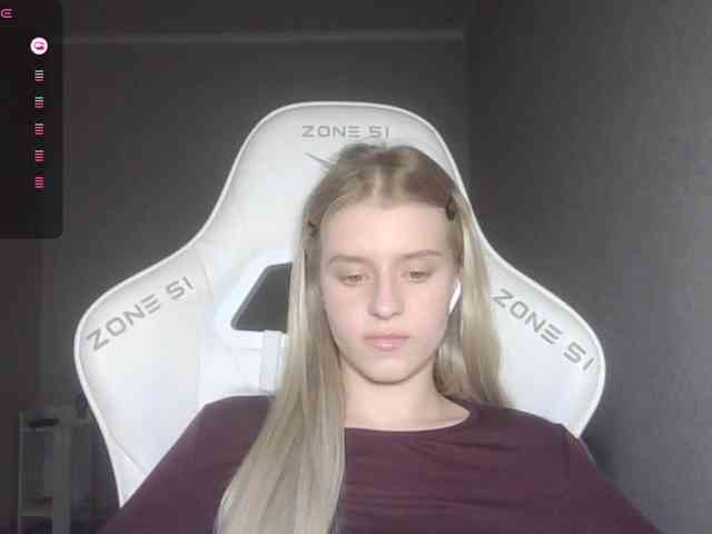 Helga_Pataki webcam