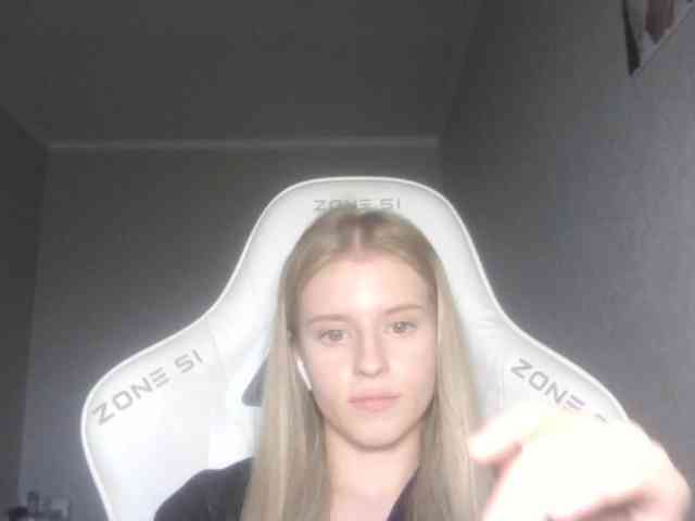 Helga_Pataki webcam