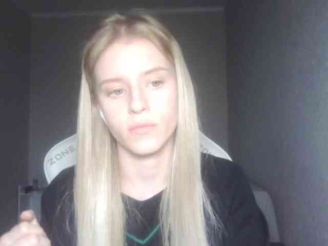 Helga_Pataki webcam