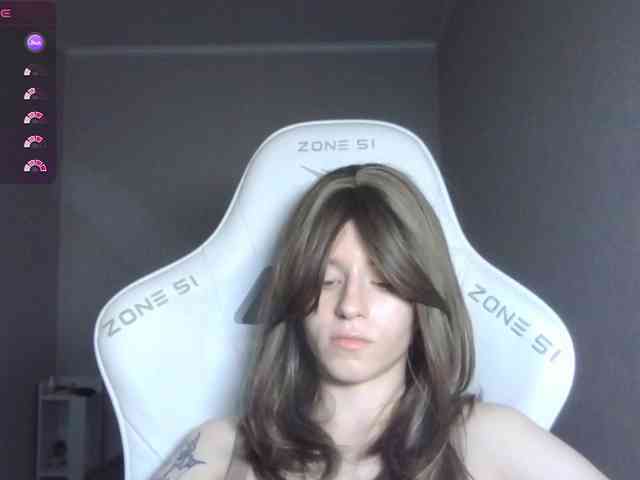 Helga_Pataki webcam