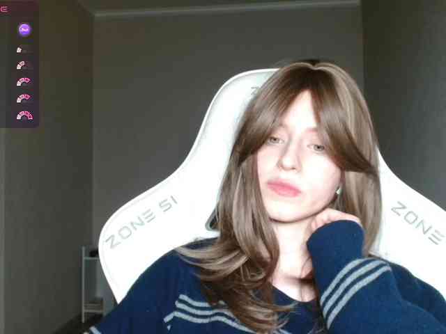 Helga_Pataki webcam