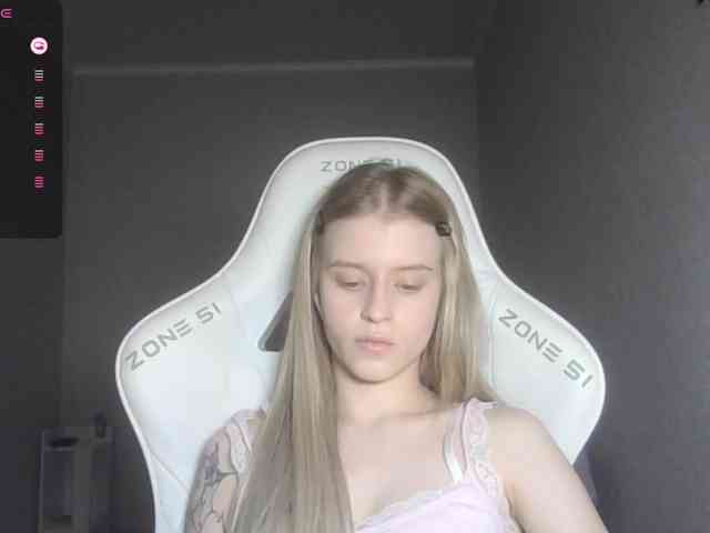 Helga_Pataki webcam